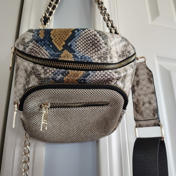 Steve Madden Cliff Multi Snake Crossbody Bag - Picture 1 of 10